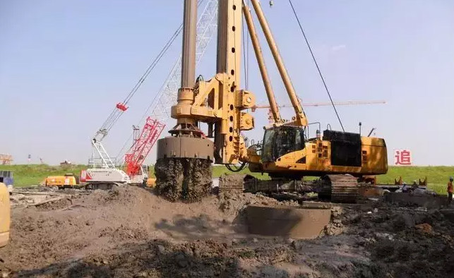 旋挖鉆在軟泥地層吸鉆、塌孔、超方和卸渣困難等問題.jpg