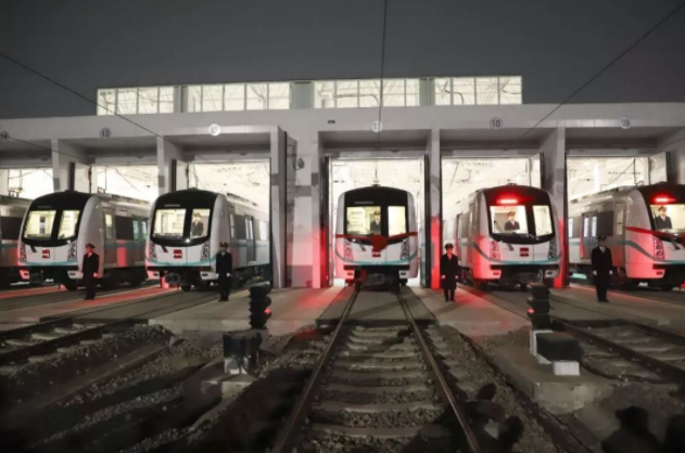 成都有軌電車蓉2號(hào)線首開段開通試運(yùn)營(yíng)！.png