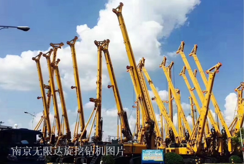 去二手機(jī)械交易市場(chǎng)購(gòu)買(mǎi)旋挖機(jī)有什么好處？.jpg