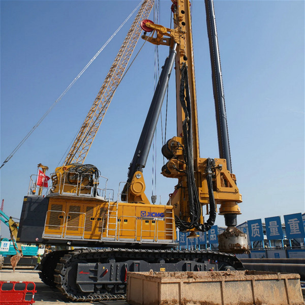 158MPa硬巖旋挖機施工，徐工XR400D.jpg